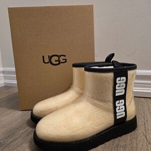 UGG - Classic Clear Mini Boots, Size US5/UK3/EU36